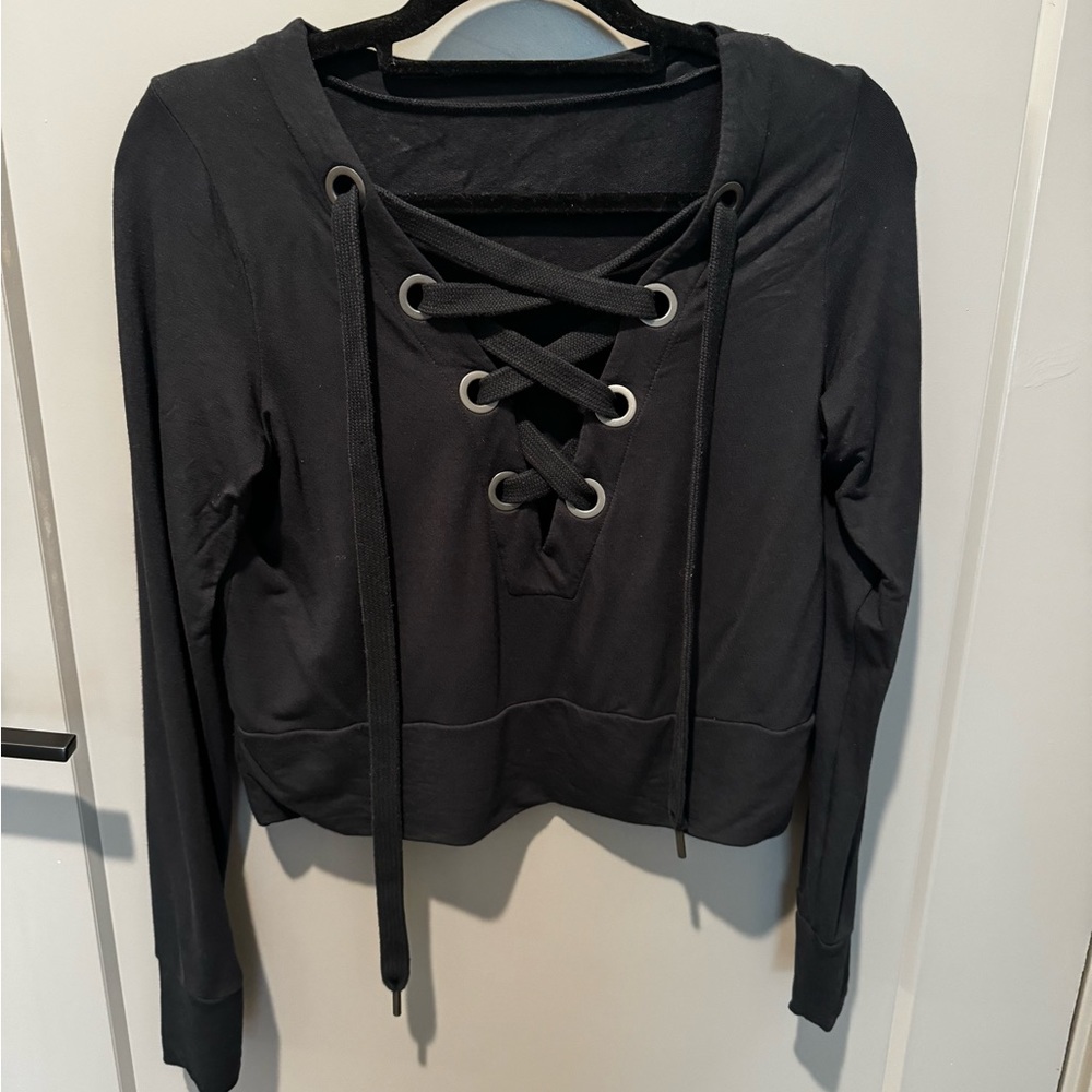 Alo Yoga crop long sleeve. Size small